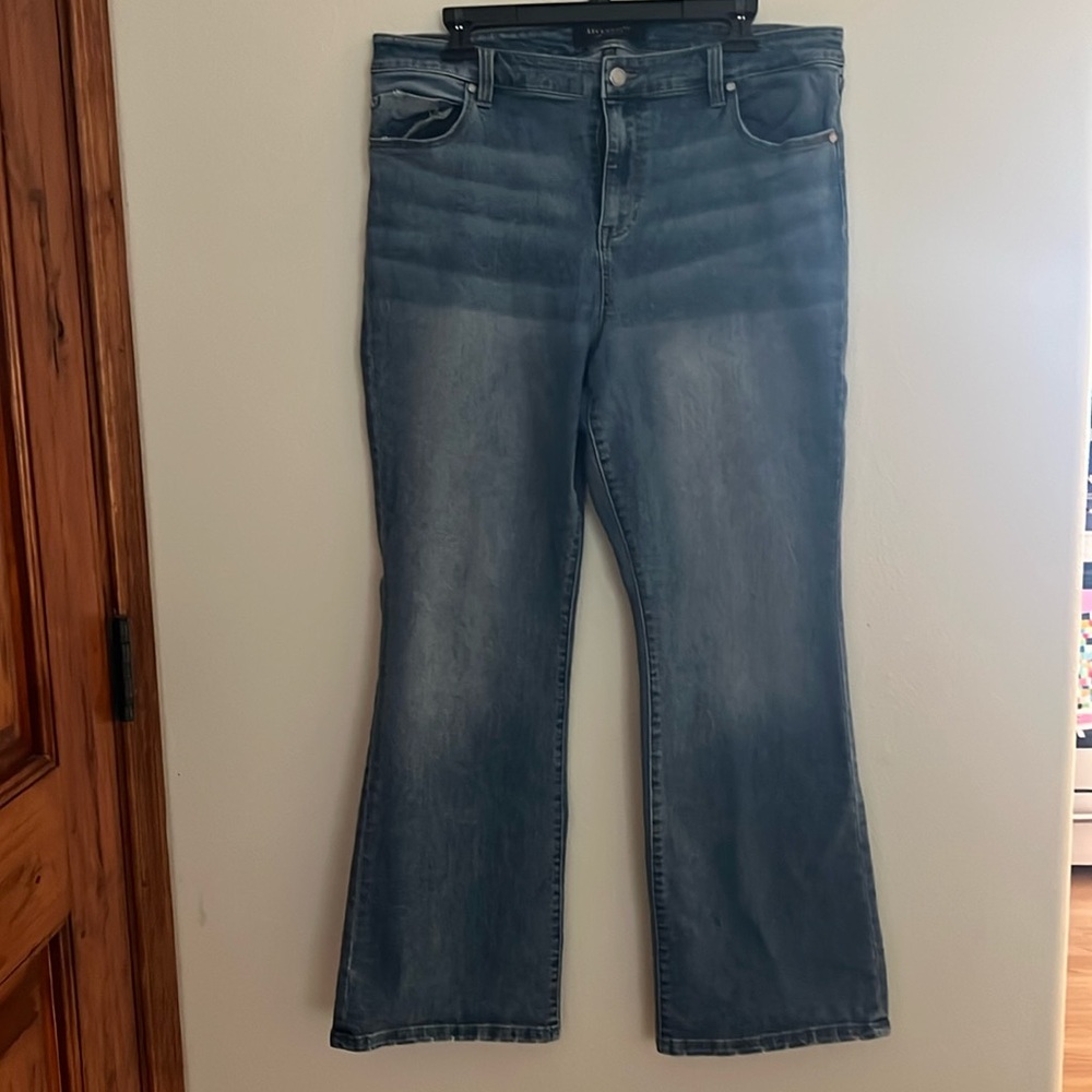 Liverpool 16/33 Straight Leg with Flare Denim